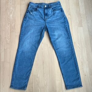 American Eagle Mom Jeans Size 6